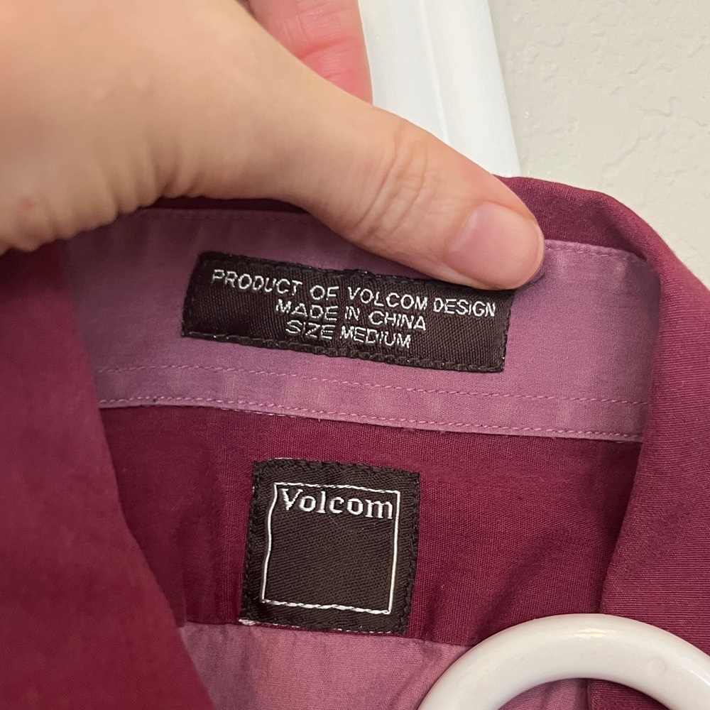 Volcom shirt - Picture 2 of 3